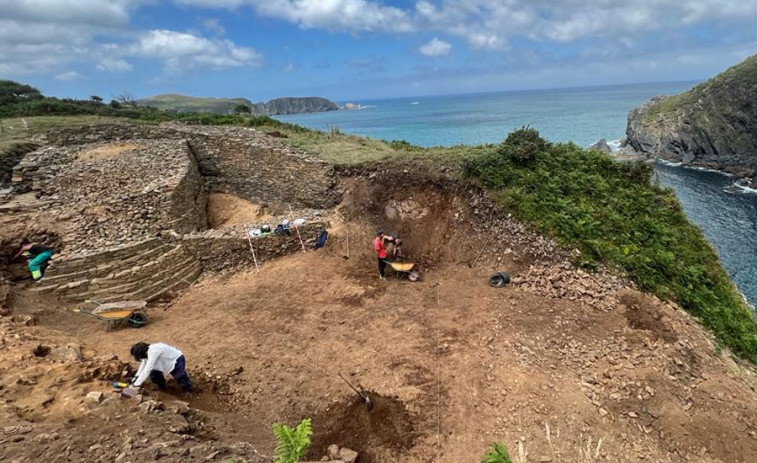 Comienza una nueva campaña de excavación en el yacimiento de Castro Sarridal de Cedeira