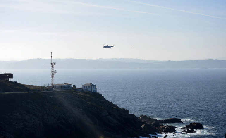 Reactivan por tierra, mar y aire la búsqueda de un pescador desaparecido en Cabo Prioriño