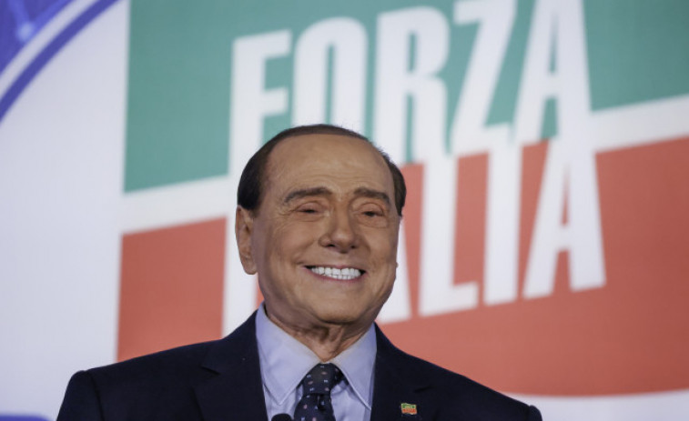 Berlusconi, ya en campaña electoral, propone pensiones mínimas de mil euros