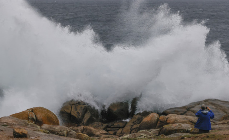 El viento deja casi un centenar de incidencias en la provincia de A Coruña