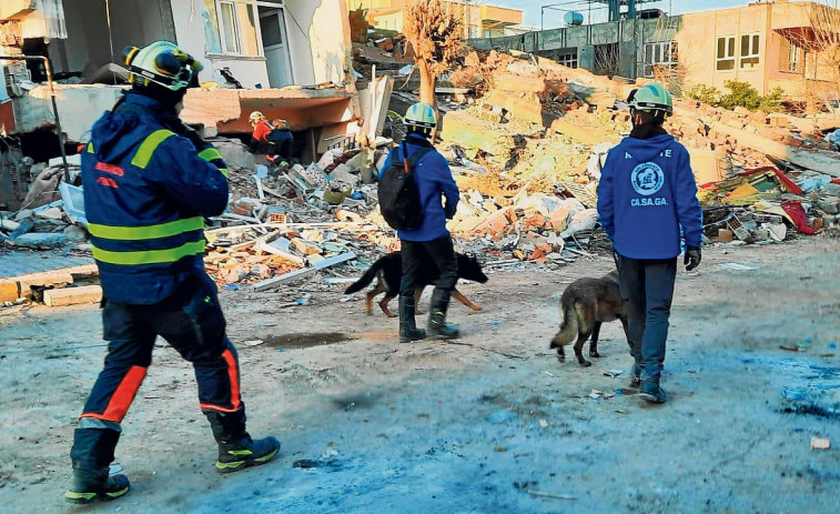 El contingente ferrolano en Turquía localiza a una mujer sin vida bajo los escombros
