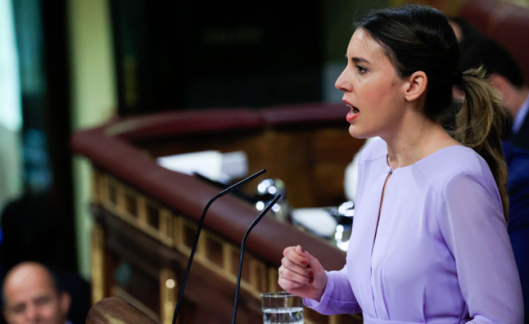 Irene Montero carga contra el PSOE en el pleno y promete 