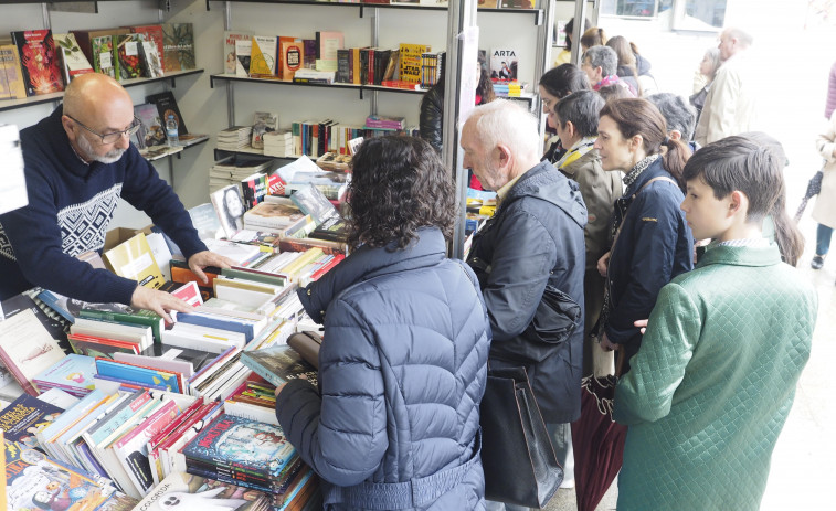 Gran respaldo del público a la Feria do Libro de Ferrol