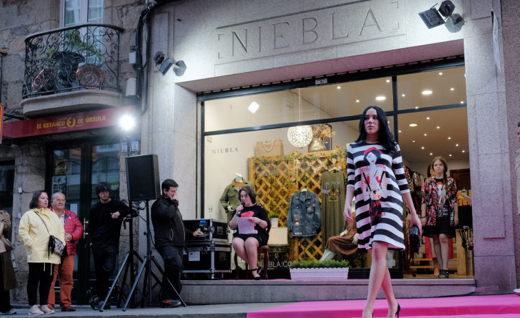 Las calles de Ferrol se inundaron de moda en la última “Fashion Night”
