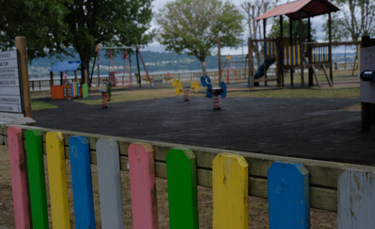 El Concello aresano adjudica por casi 54.000 euros la renovación del parque infantil del puerto