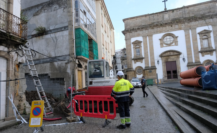 Cortes intermitentes en la ferrolana calle San Francisco para preparar la esperada demolición