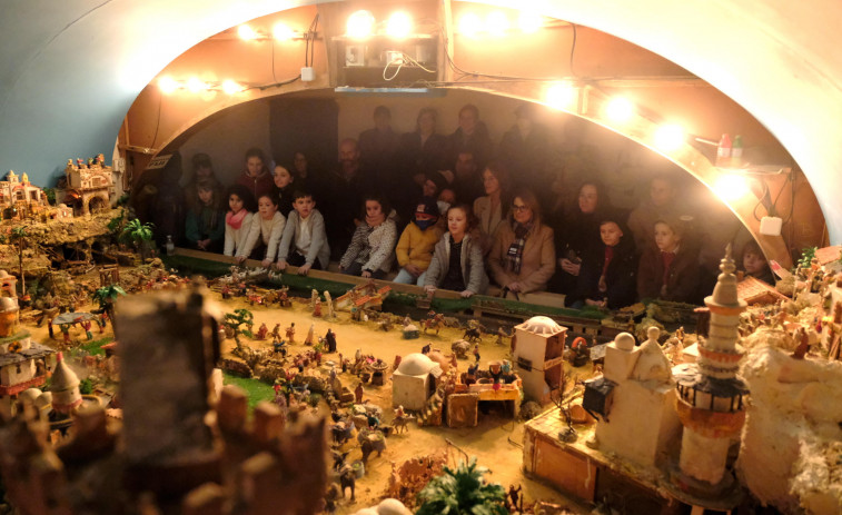 Los belenes de Ferrol se llenan de visitantes en un día de inauguraciones y ambiente navideño