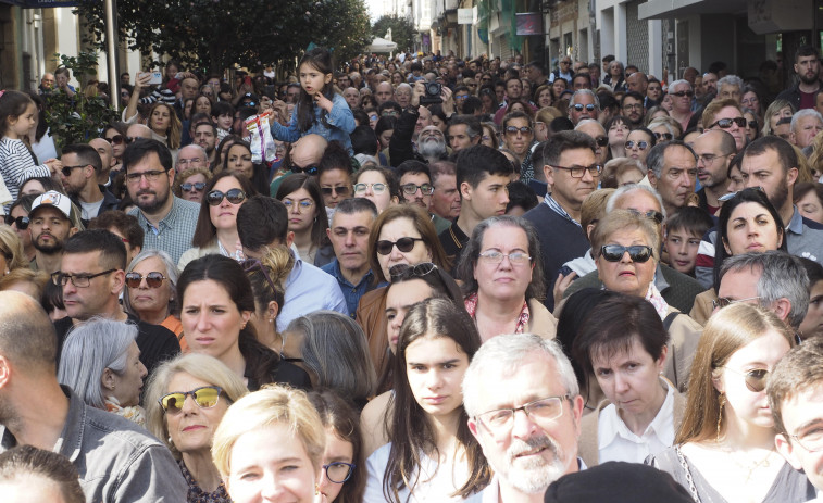 El censo anual sitúa a Ferrol en  el límite de los 64.000 habitantes