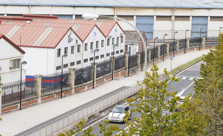 El puerto autoriza a Pérez Torres a reformar un taller en el muelle de Curuxeiras