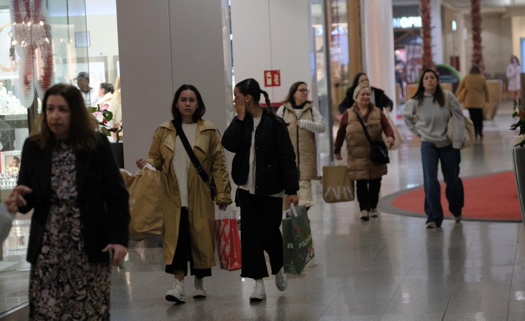 Iniciada la época de rebajas en Ferrol con la resaca de las compras de última hora por Navidad