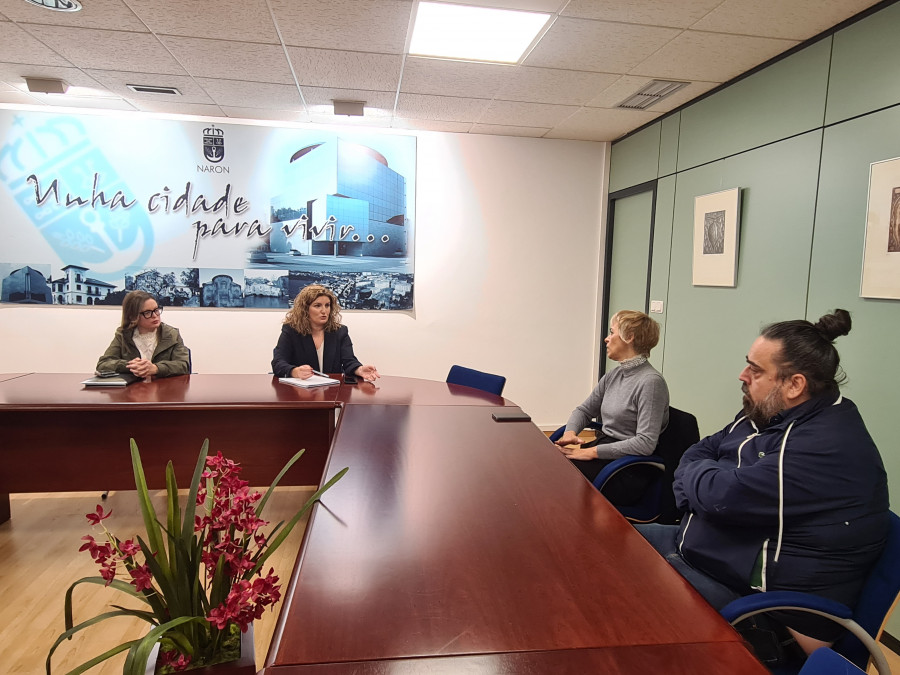 Encuentro de Marián Ferreiro con la nueva asociación de hostelería de la comarca