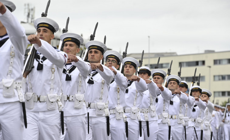 La Armada prevé la asistencia de unos 1.300 familiares a la jura de bandera de este viernes