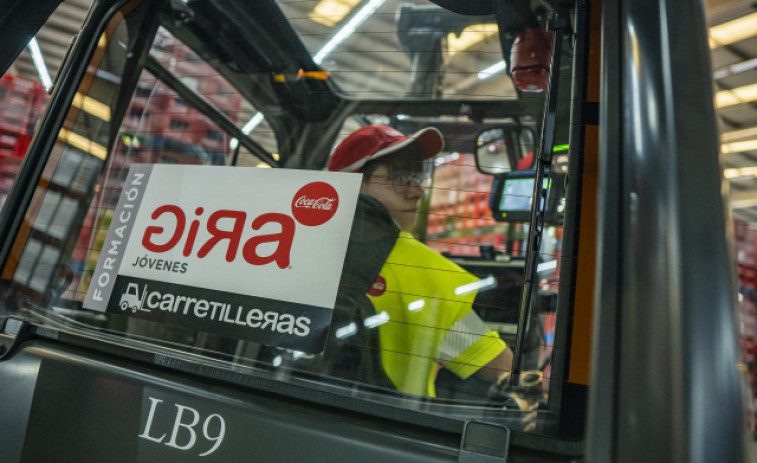 Un centenar de estudiantes participan en A Coruña en la GIRA Jóvenes de Coca-Cola