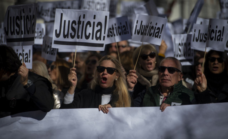 Miles de abogados y procuradores reclaman pensiones dignas y pasarse al régimen general