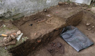 Los primeros restos óseos apuntan a la fosa común del cementerio de O Val