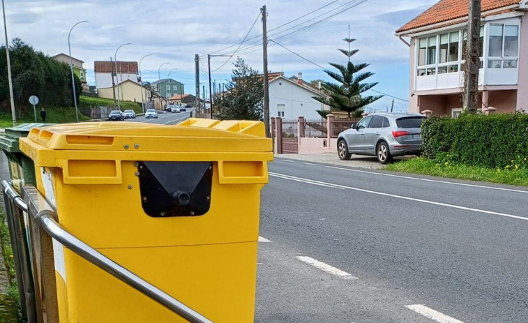 Cada vecino de Neda recicla una media de casi 15 kilos de envases en el contenedor amarillo