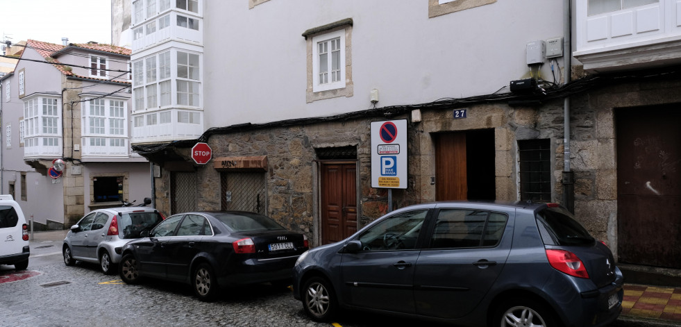El Concello de Ferrol instala Pequeparadas en todos los centros educativos