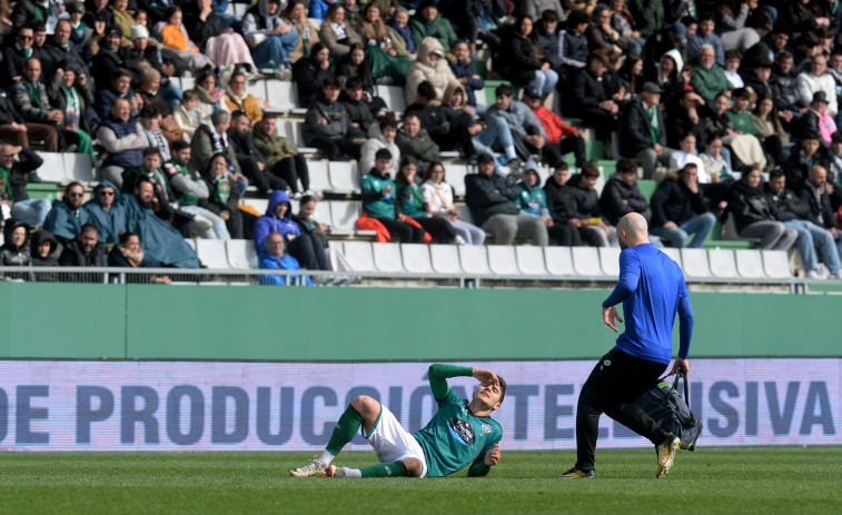 Pinchi sufre un esguince en su rodilla izquierda