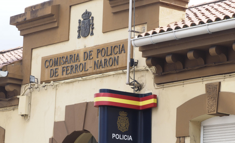 La Policía Local intercepta a dos vecinos de Ferrol con varias órdenes de búsqueda y detención