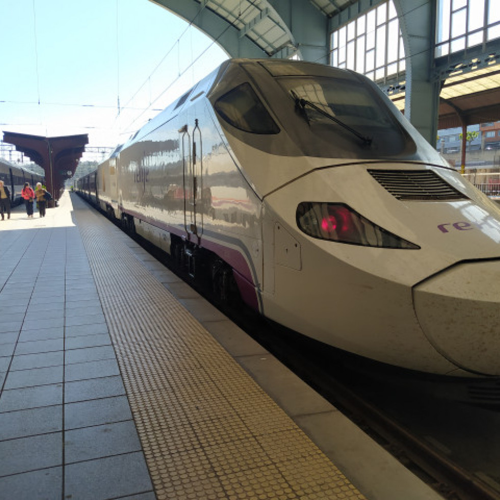 Renfe realiza viajes de simulación comercial de los trenes Avril en Galicia