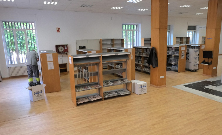 La biblioteca de la plaza de España retoma su actividad tras una semana cerrada por obras