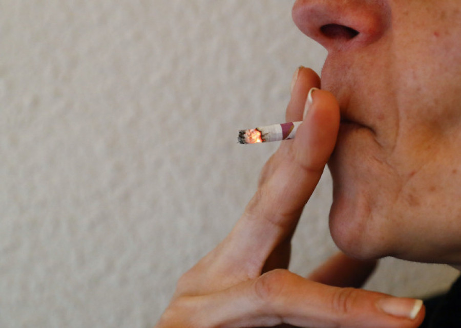 El Gobierno aprueba el plan integral contra el tabaco para ampliar los espacios sin humo