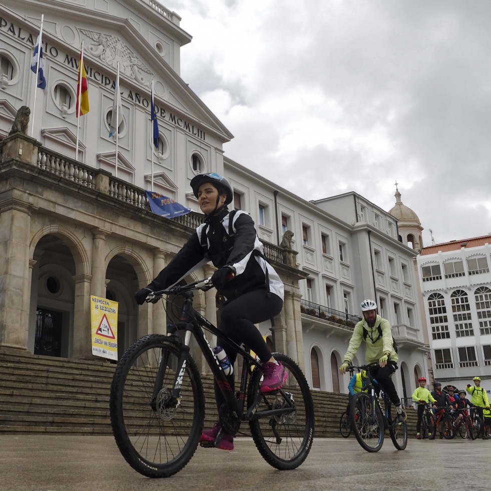 La marcha ciclista sirve de colofón a una semana dedicada a la seguridad vial