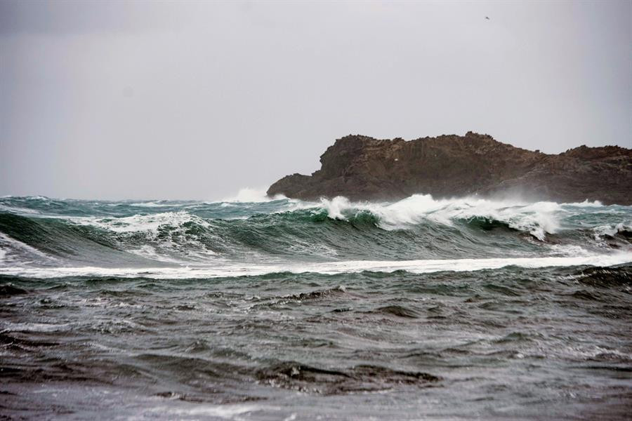 Vientos de más de 130 kilómetros por hora en la costa de A Coruña con la entrada del temporal