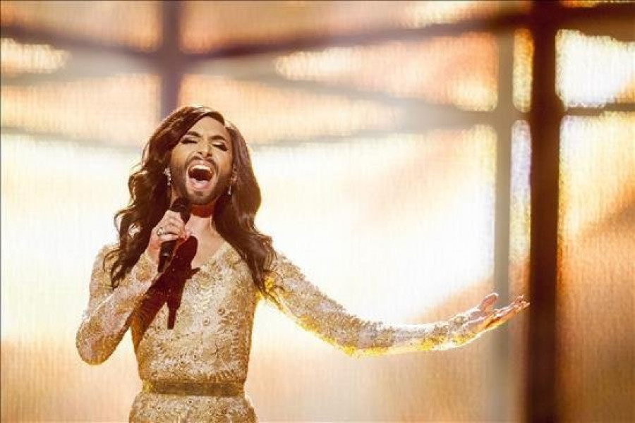 La "mujer barbuda" de Austria presenta candidatura al triunfo en Eurovisión