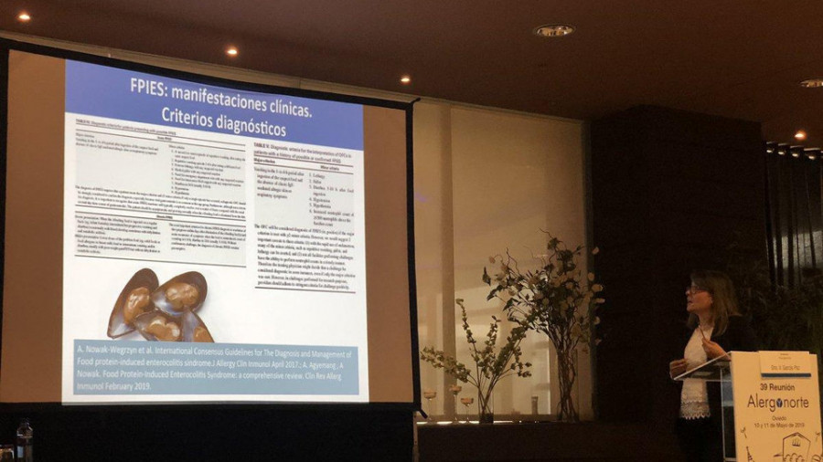 El CHUF trata la alergia a pescados y mariscos en un congreso en Oviedo
