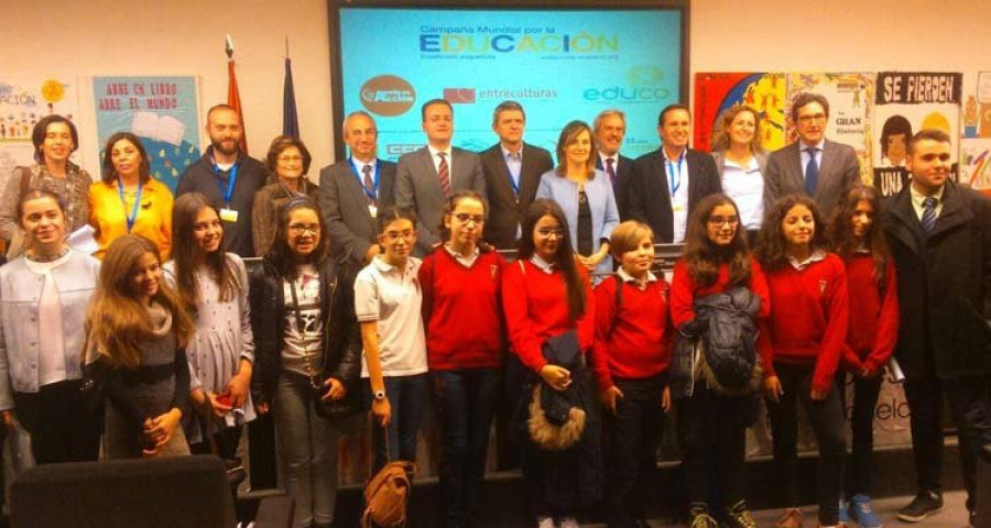 Monfero interpela al Congreso a favor de un pacto por la educación