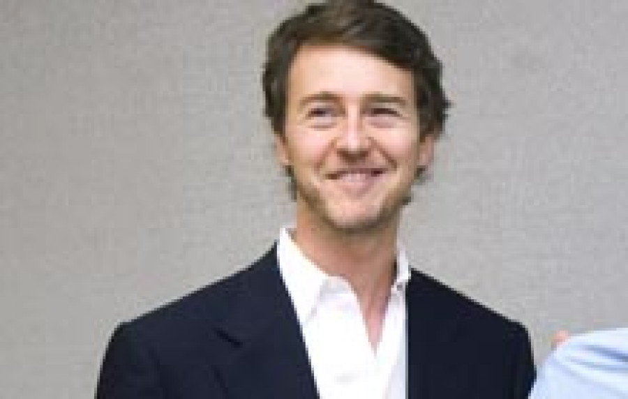El actor Edward Norton será padre
