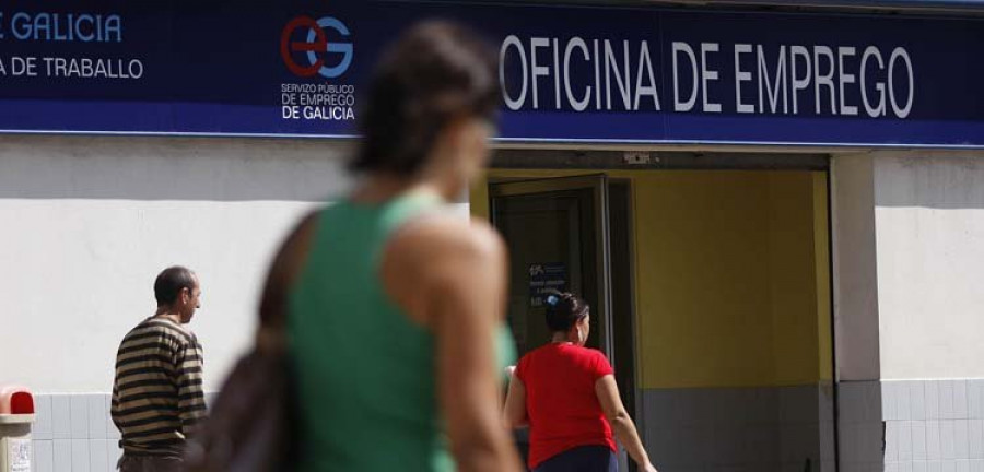 El paro baja en las tres comarcas y suma el cuarto mes de descenso