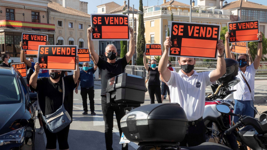 La pandemia destruye un millón de empleos en el peor trimestre de  la serie histórica