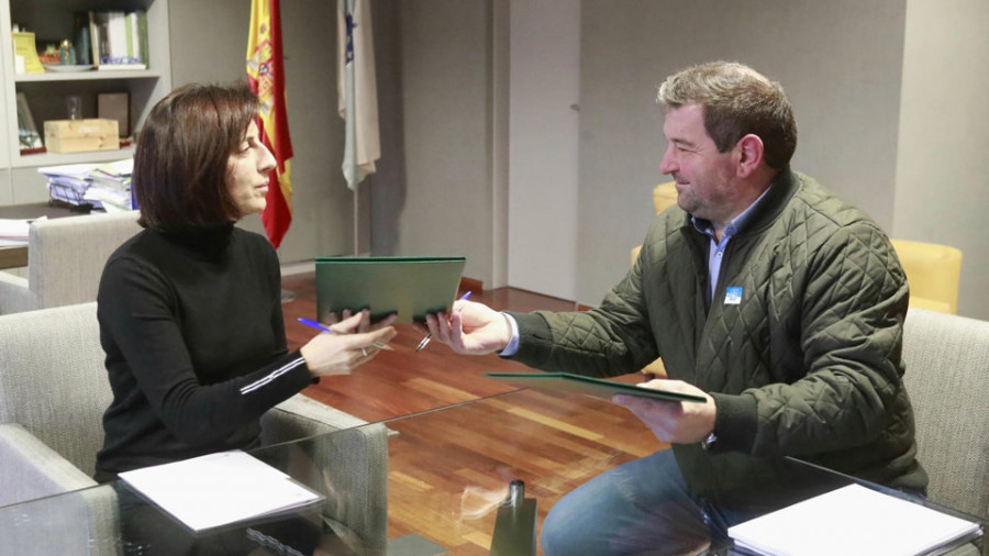 A Capela cede a la Xunta el portal de acceso a las fragas en A Estoxa