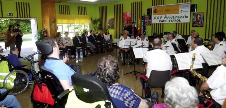 Personal y usuarios con discapacidad física celebran los 25 años de su centro de referencia