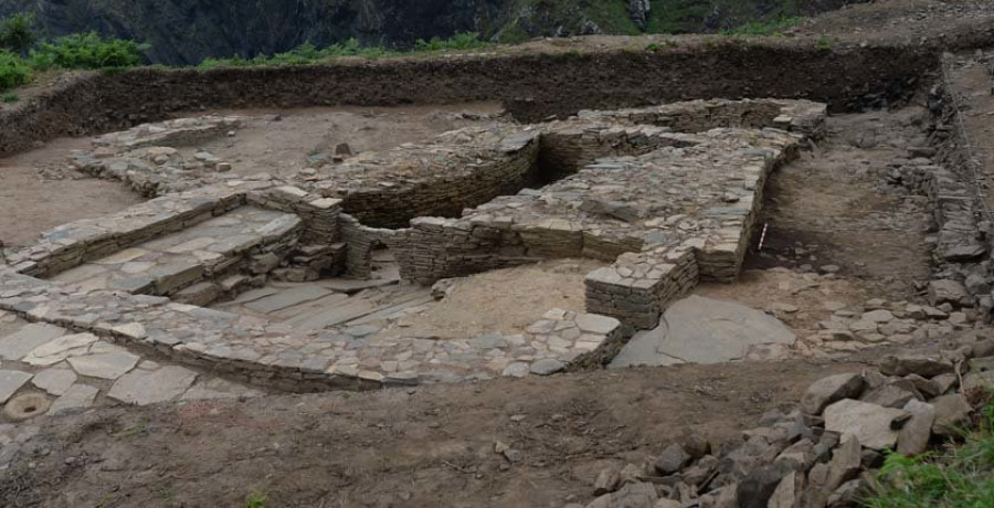 Finaliza con éxito la consolidación de la Pedra Formosa de Cedeira