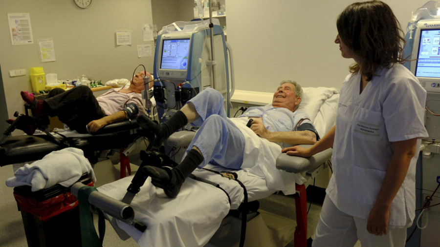 Un nuevo proyecto del Marcide ofrece ejercicio físico a los pacientes que acuden a hemodiálisis