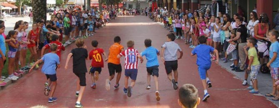 Casi medio centenar de niños inauguraron con carreras la Semana Infantil de Cedeira