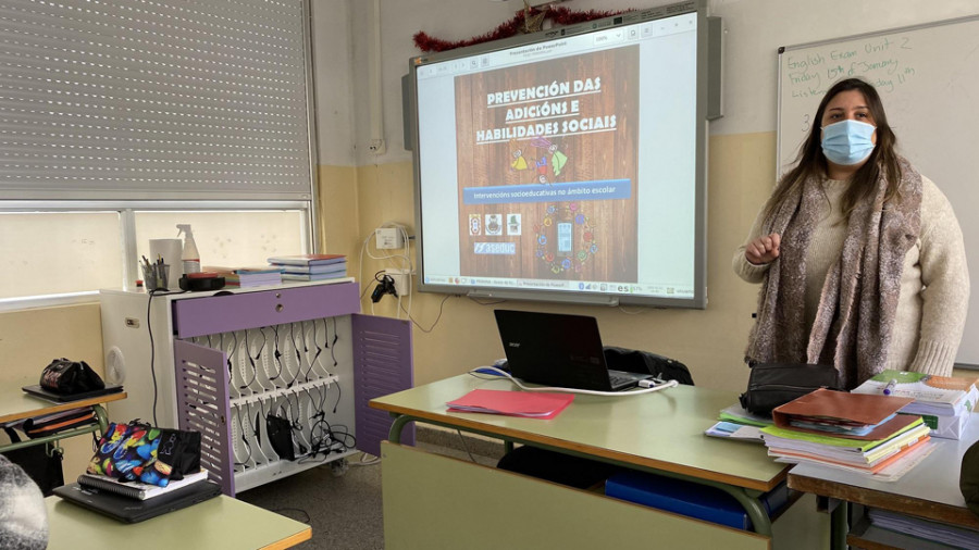 Neda promueve en las escuelas talleres para fomentar el uso responsable de las redes sociales