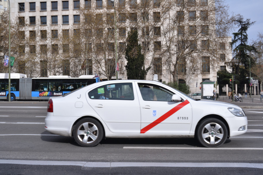 Madrid comienza a encontrar soluciones eficaces a la falta de taxis
