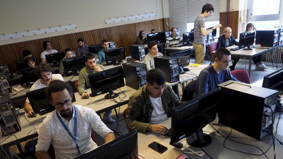 Los talleres de modelado de la EUP de Serantes inauguran el calendario de cursos de verano