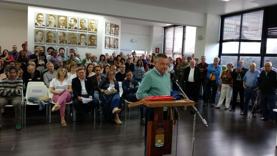 BNG, PSOE y EU presentan en Fene  la moción de censura contra Galego