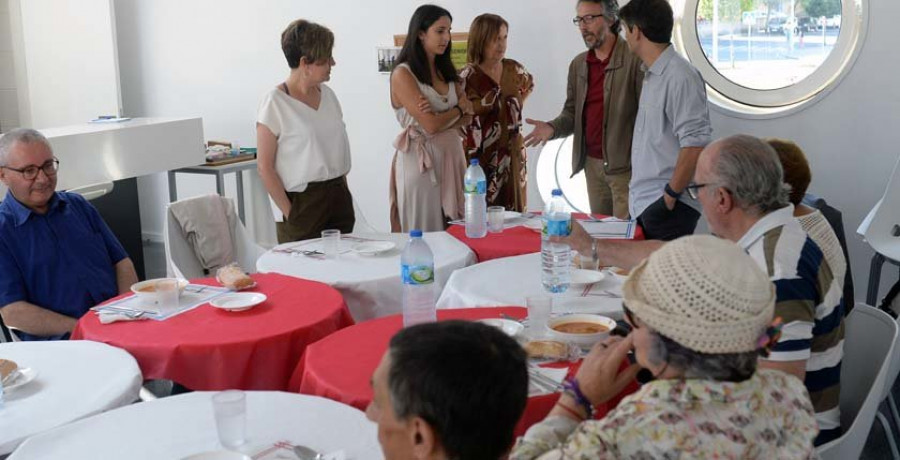 Canido estrena su comedor senior en el centro cívico con una decena de plazas libres