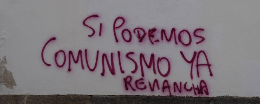 Una pintada en la concatedral  de San Julián alerta sobre los ataques a templos en la comarca