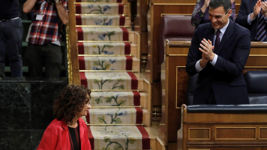 Montero dice que el Gobierno no cederá a “chantajes” soberanistas