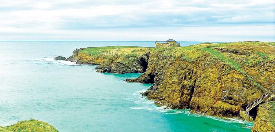 Santa Comba: la ermita separada por el mar