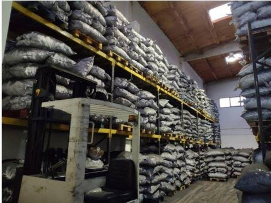 La Guardia Civil de Pontedeume se incauta de 860 toneladas de carbón vegetal sin documentación