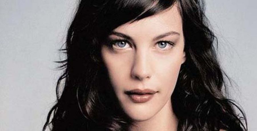 Liv Tyler presume de embarazo en Instagram