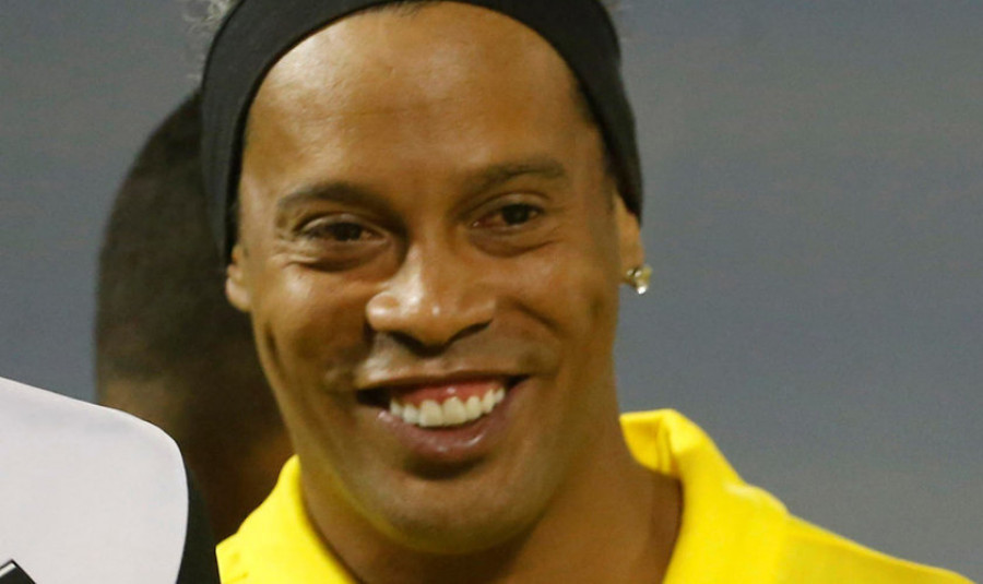 Ronaldinho se casará con dos mujeres en el mes de agosto